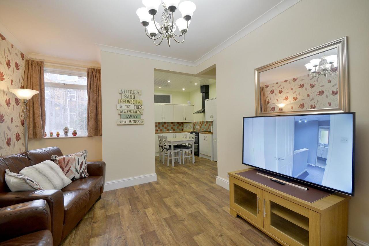 Ground Floor Apartment Up To 6 Guests With Games Chill Out Room Scarborough Extérieur photo