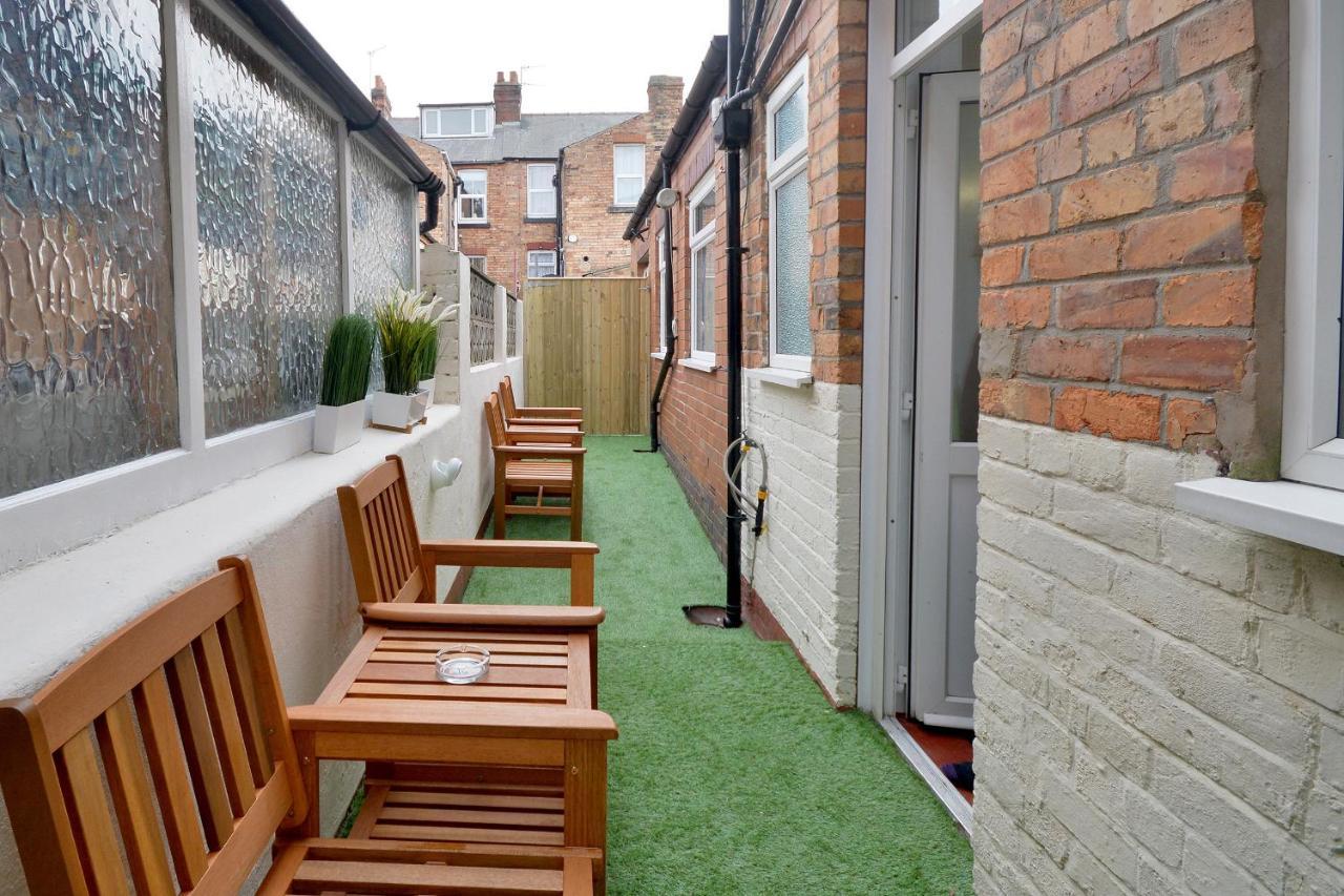 Ground Floor Apartment Up To 6 Guests With Games Chill Out Room Scarborough Extérieur photo