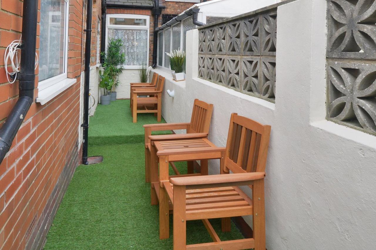 Ground Floor Apartment Up To 6 Guests With Games Chill Out Room Scarborough Extérieur photo