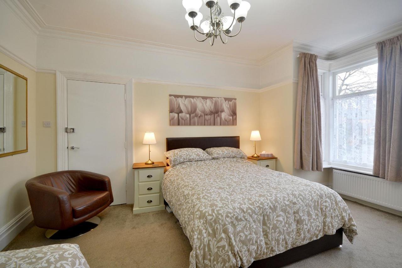 Ground Floor Apartment Up To 6 Guests With Games Chill Out Room Scarborough Extérieur photo