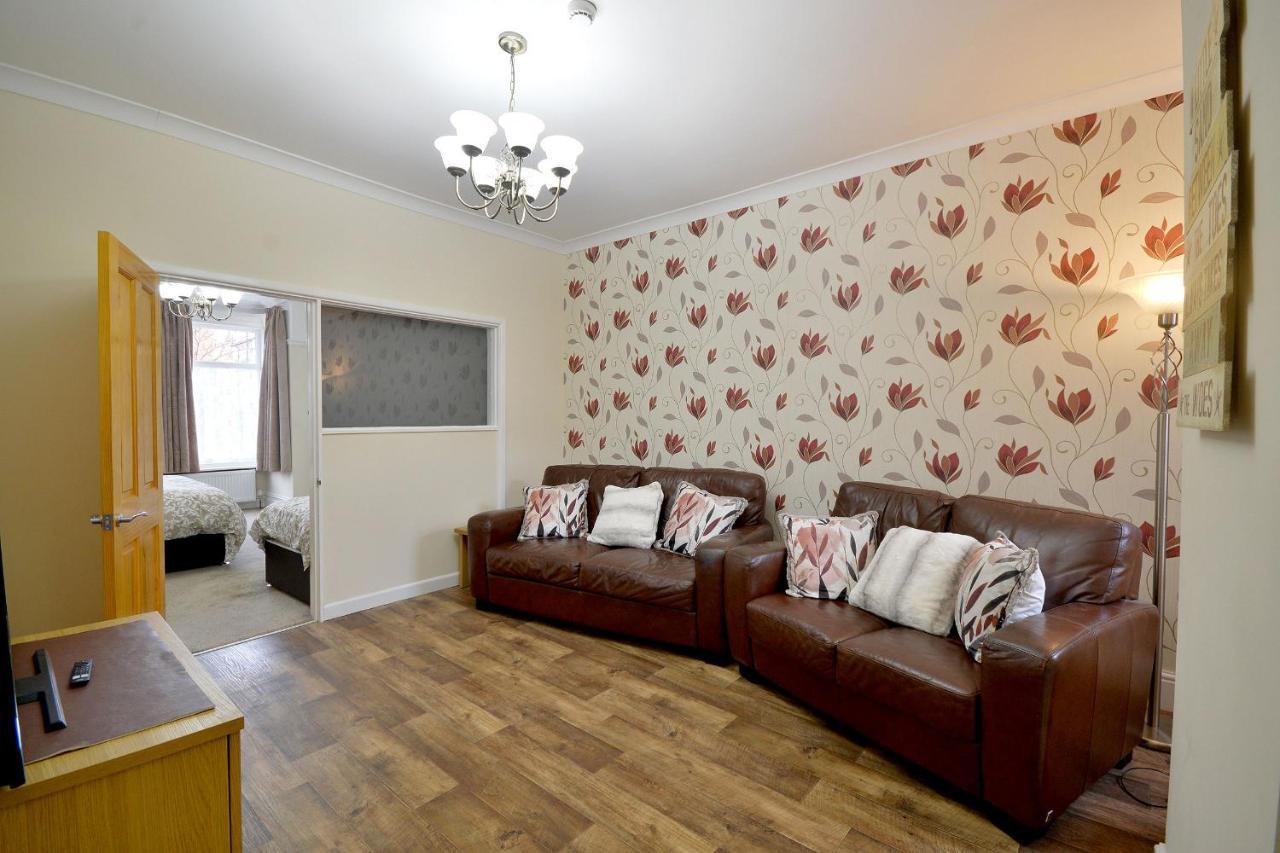 Ground Floor Apartment Up To 6 Guests With Games Chill Out Room Scarborough Extérieur photo