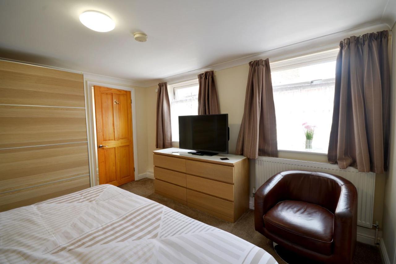 Ground Floor Apartment Up To 6 Guests With Games Chill Out Room Scarborough Extérieur photo
