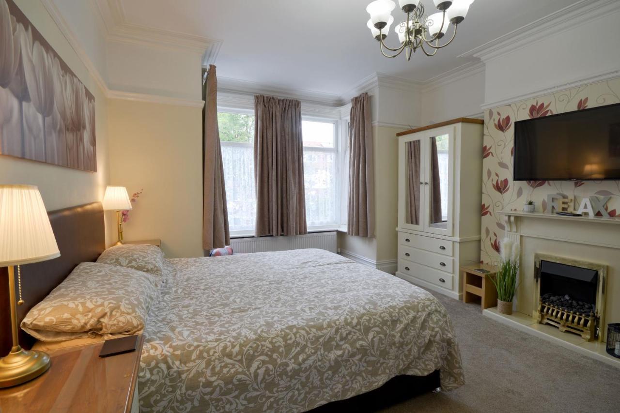 Ground Floor Apartment Up To 6 Guests With Games Chill Out Room Scarborough Extérieur photo